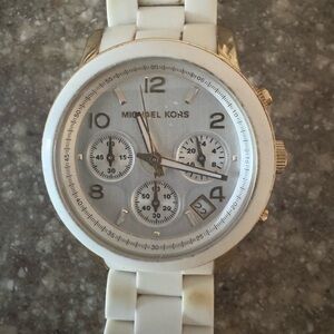Michael Kors MK5145 Runway white / gold watch